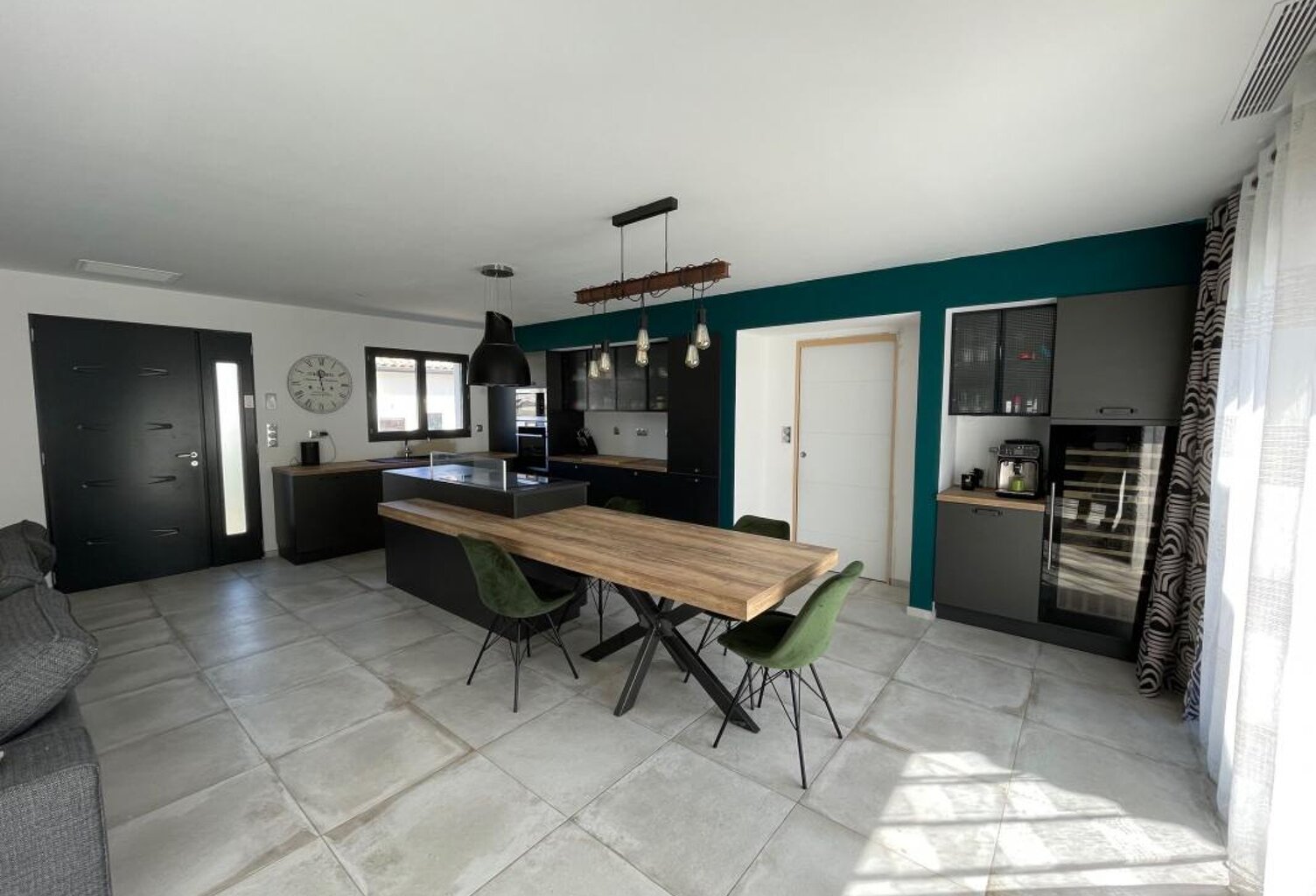 Villa moderne de plain-pied avec piscine à Montagnac — photo 1