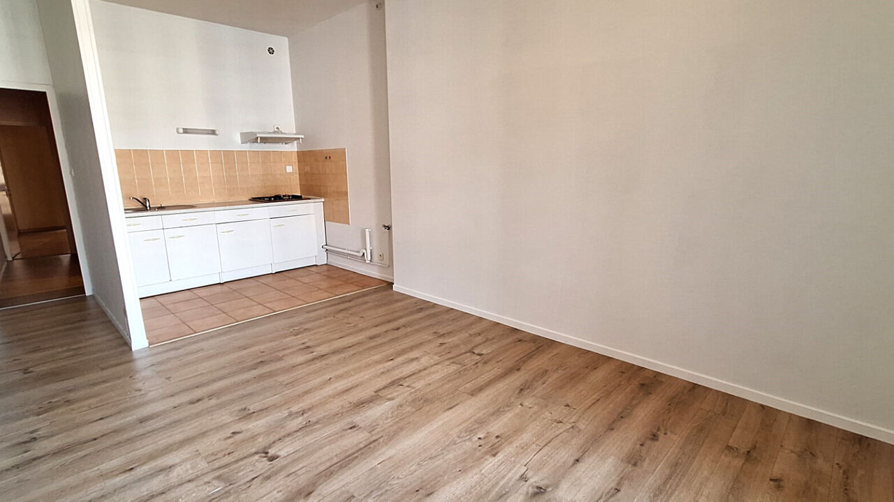 appartement 2 pièces 42 m2 à louer à Caussade (82300)