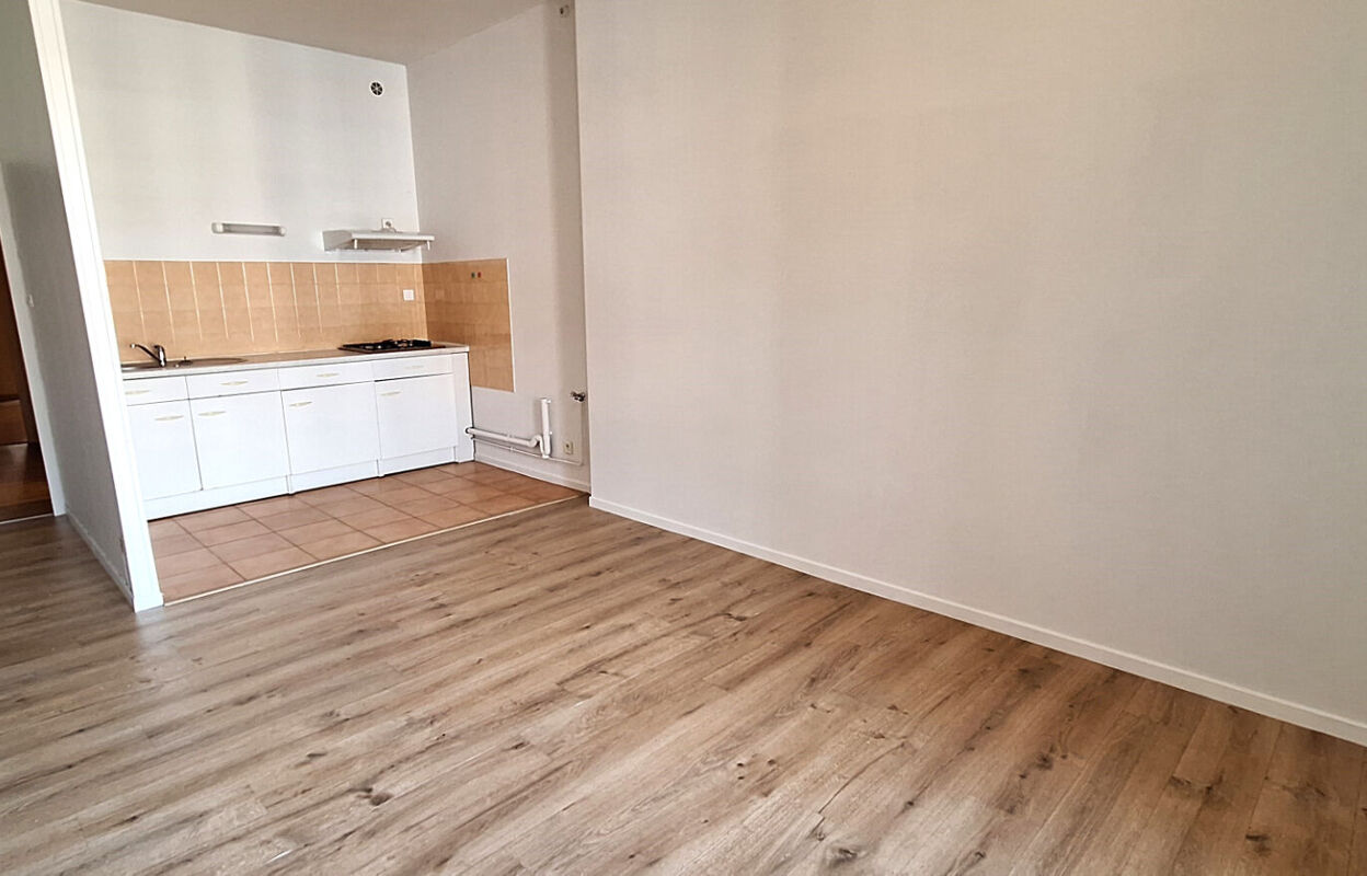 appartement 2 pièces 42 m2 à louer à Caussade (82300)