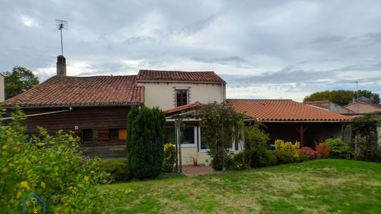 maison 7 pièces 148 m2 à vendre à Chantonnay (85110)