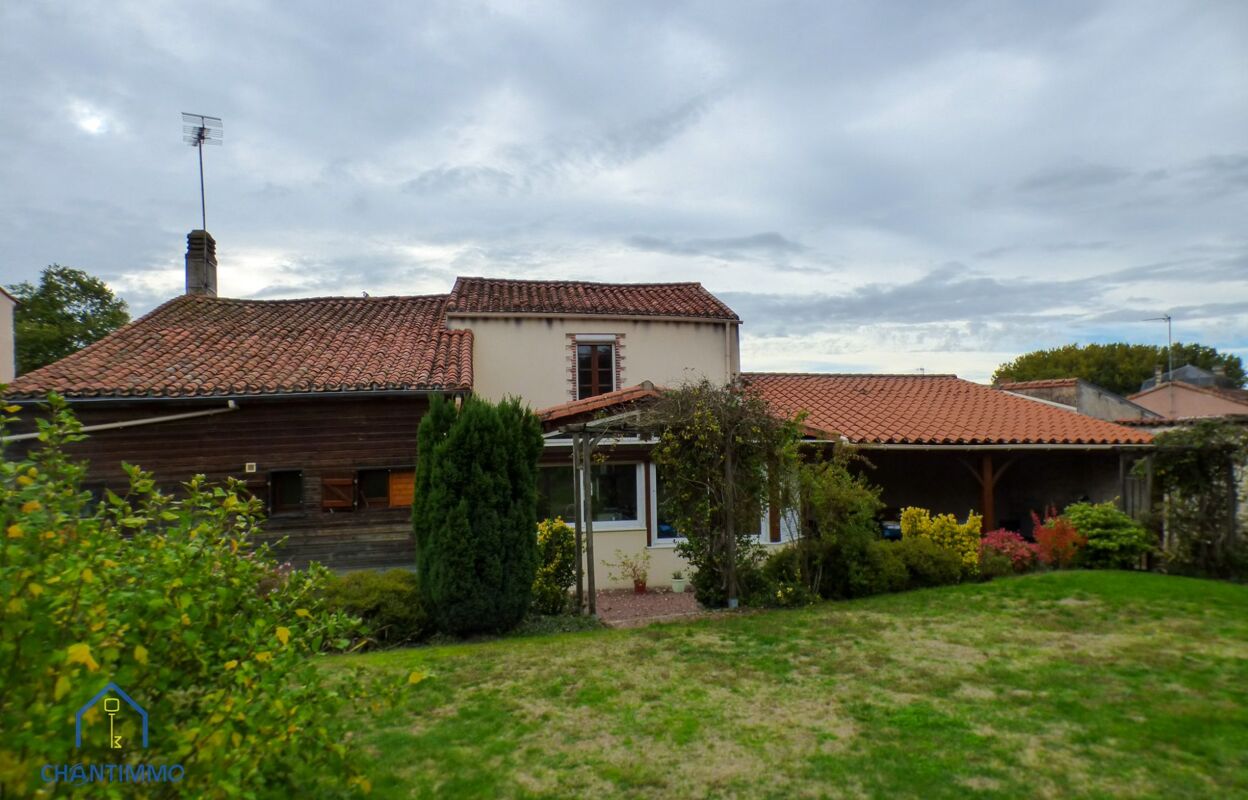 maison 7 pièces 148 m2 à vendre à Chantonnay (85110)