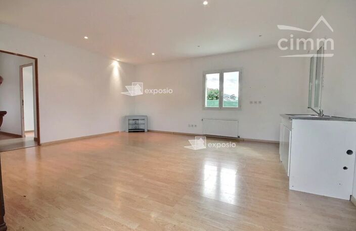 Local commercial — photo 2
