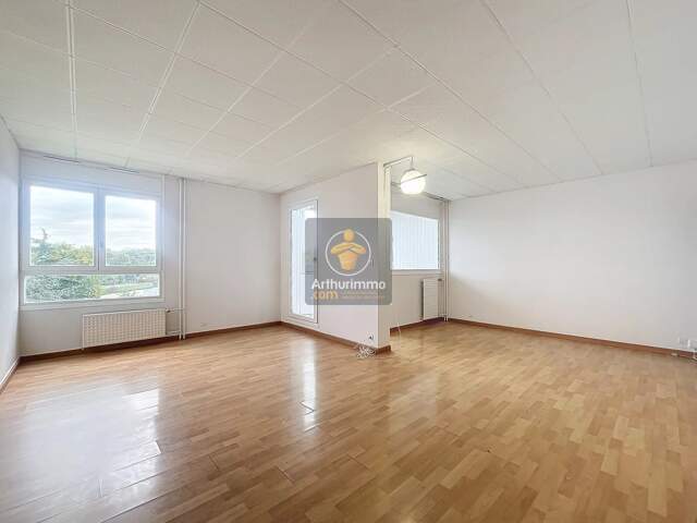Appartement 5 pièces avec Parking sécurisé Loggia et Balcon — photo du bien