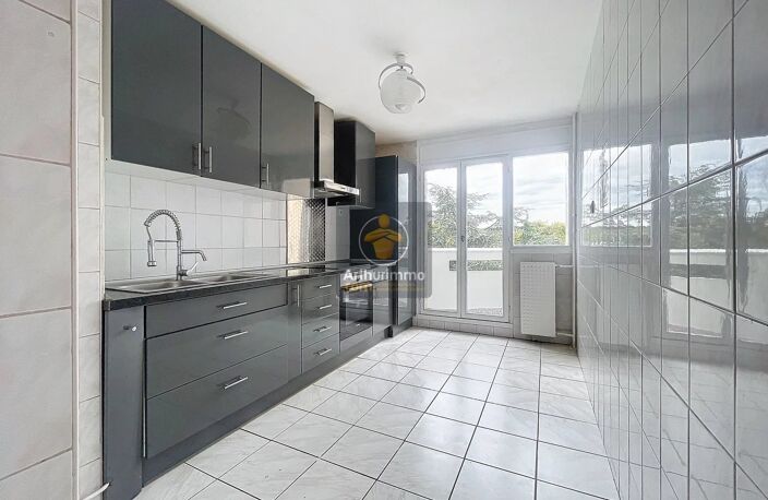 Appartement 5 pièces avec Parking sécurisé Loggia et Balcon — photo 3