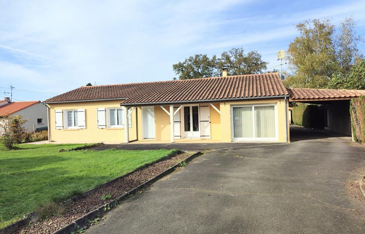 maison 8 pièces 137 m2 à vendre à Terres-de-Haute-Charente (16270)