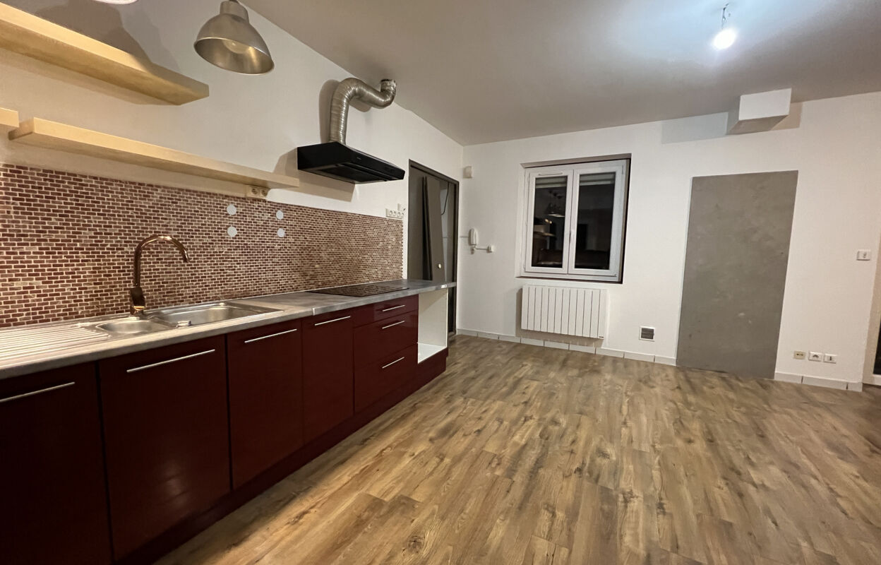 appartement 3 pièces 65 m2 à louer à Saint-Mathieu-de-Tréviers (34270)