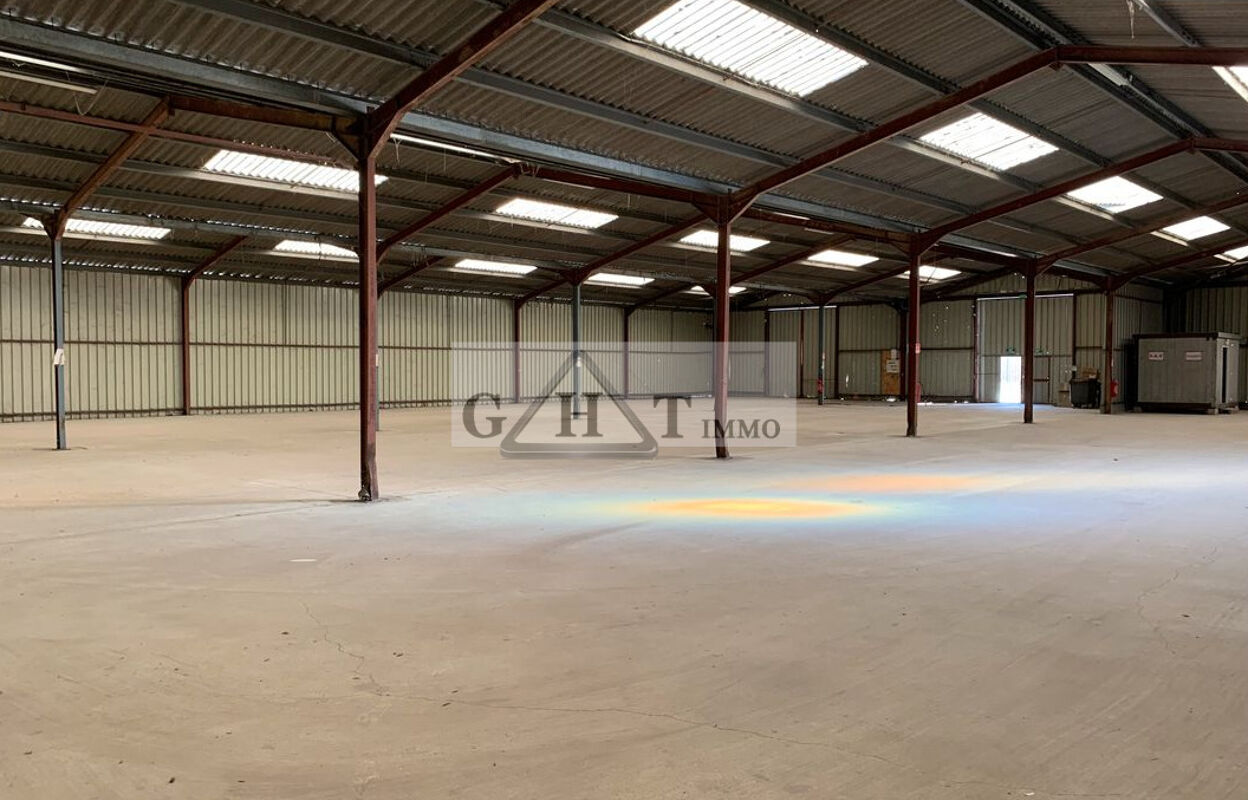 local industriel  pièces 1500 m2 à vendre à Sens (89100)