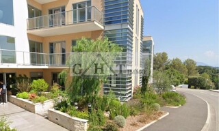 Bureau  950 m² à louer à Biot (06410)