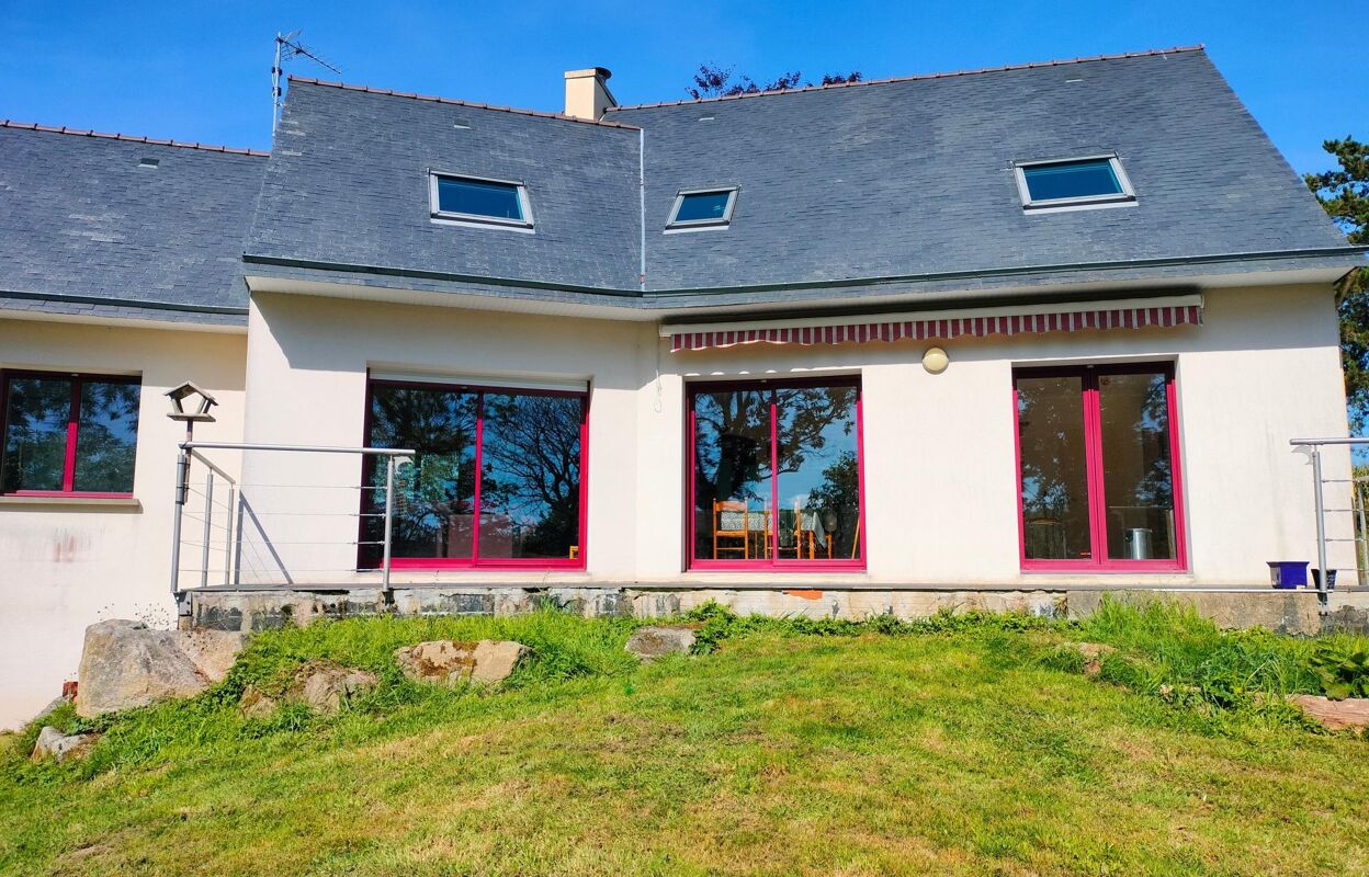 maison 7 pièces 167 m2 à vendre à Pluguffan (29700)