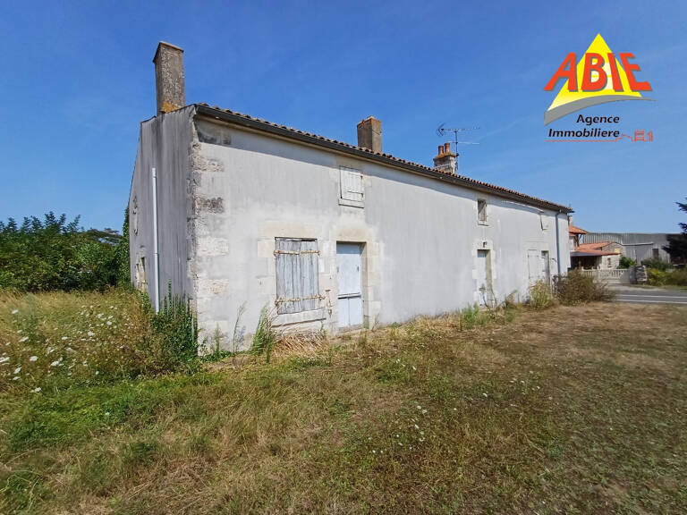 Maison en pierre à rénover à Saint Martin de Fraigneau — photo 1
