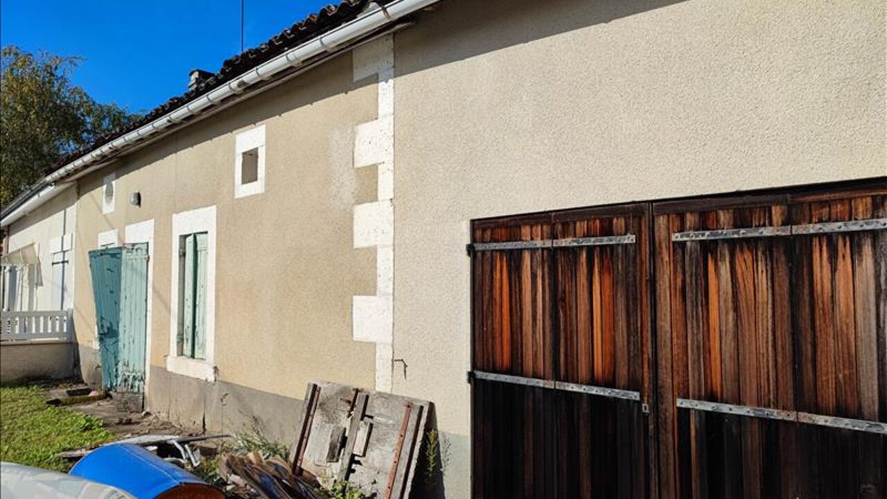 maison 6 pièces 323 m2 à vendre à Chalais (16210)