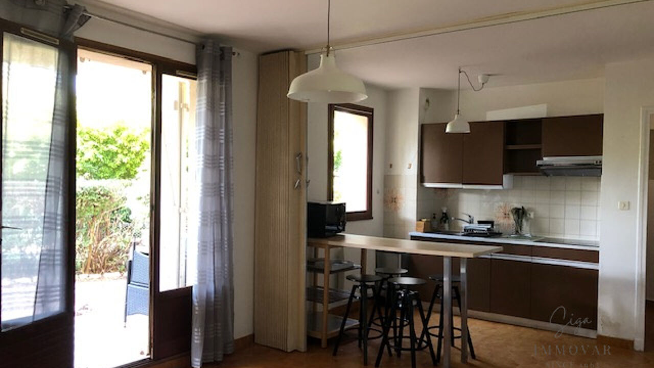 appartement 1 pièces 33 m2 à louer à Saint-Cyr-sur-Mer (83270)