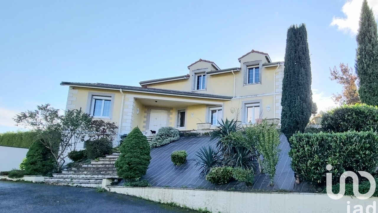 maison 8 pièces 245 m2 à vendre à Châteauneuf (42800)