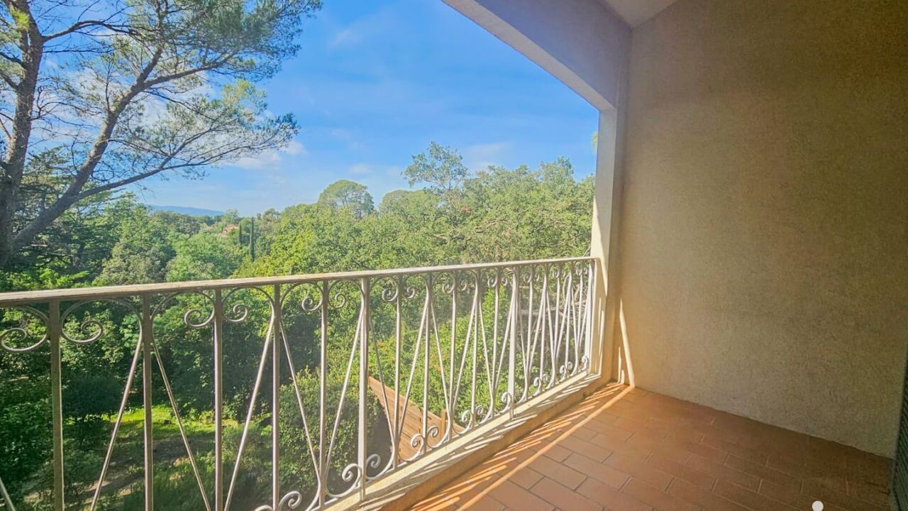 appartement 3 pièces 56 m2 à vendre à Saint-Raphaël (83530)