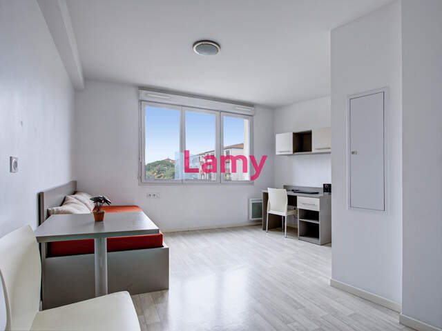 Parking + Appartement — photo du bien