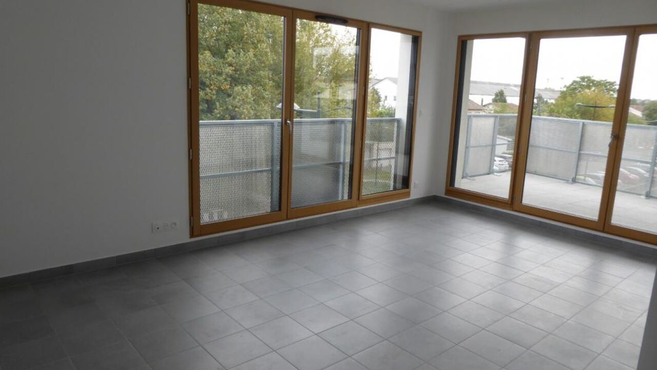 appartement 3 pièces 77 m2 à louer à Bègles (33130)