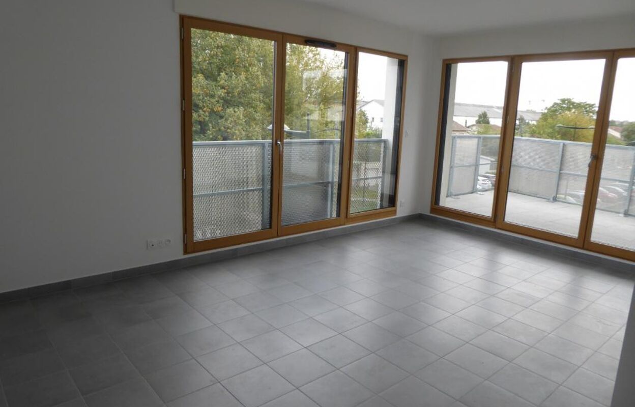 appartement 3 pièces 77 m2 à louer à Bègles (33130)