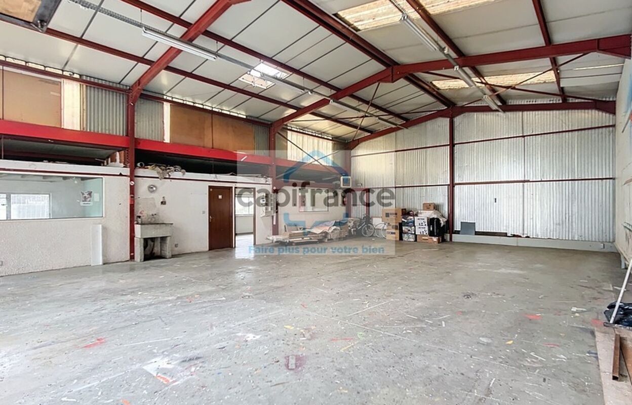 local industriel  pièces 220 m2 à vendre à Saint-Avre (73130)