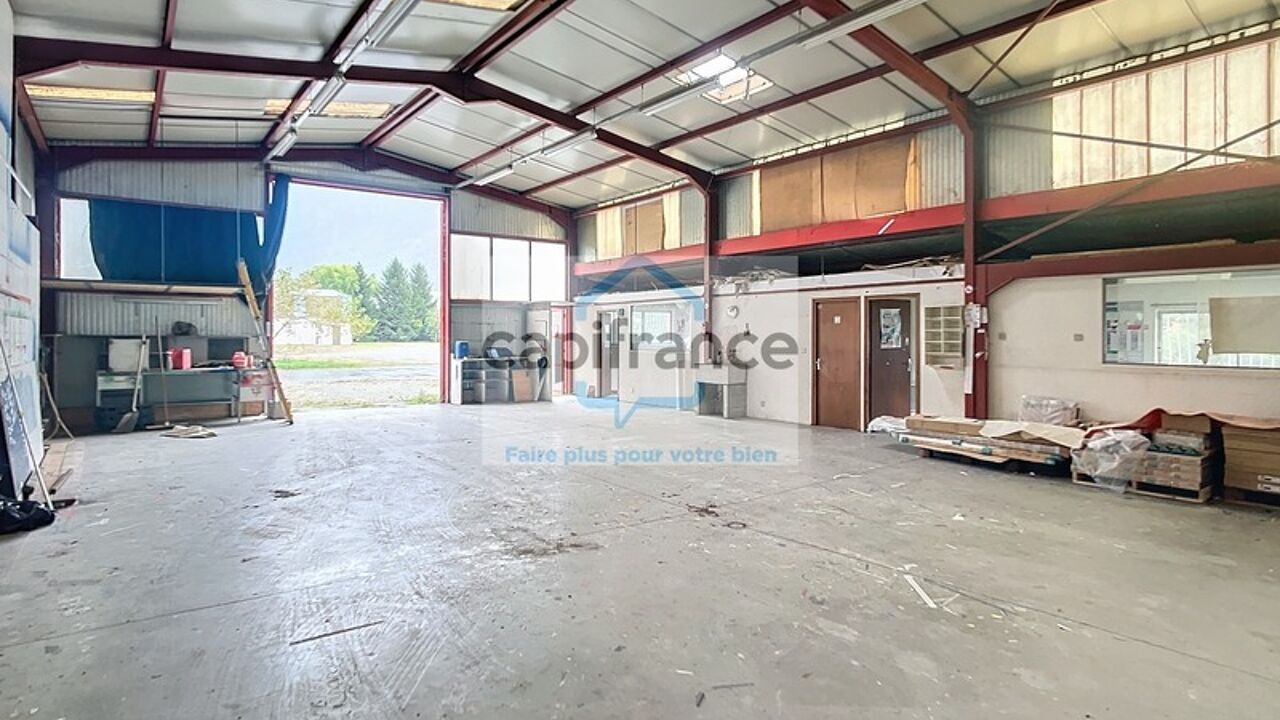 local industriel  pièces 220 m2 à vendre à Saint-Avre (73130)