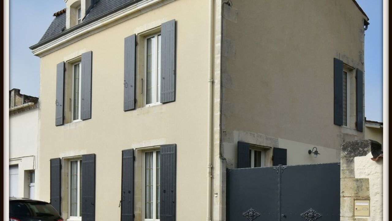 maison 5 pièces 139 m2 à vendre à Saint-Jean-d'Angély (17400)