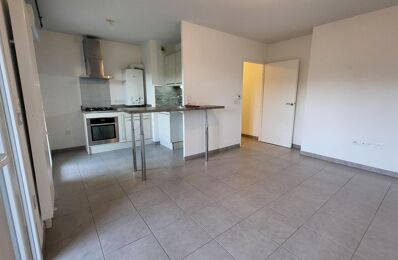 location appartement 670 € CC /mois à proximité de Pélissanne (13330)