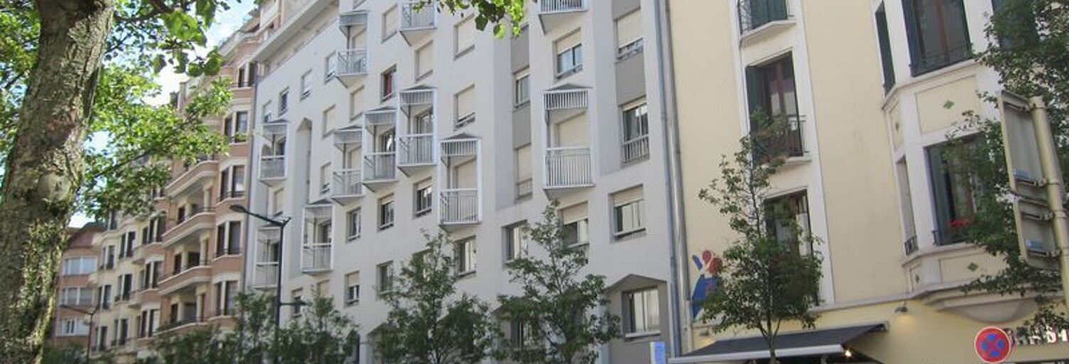 Garage   m² à louer à Annecy (74000)