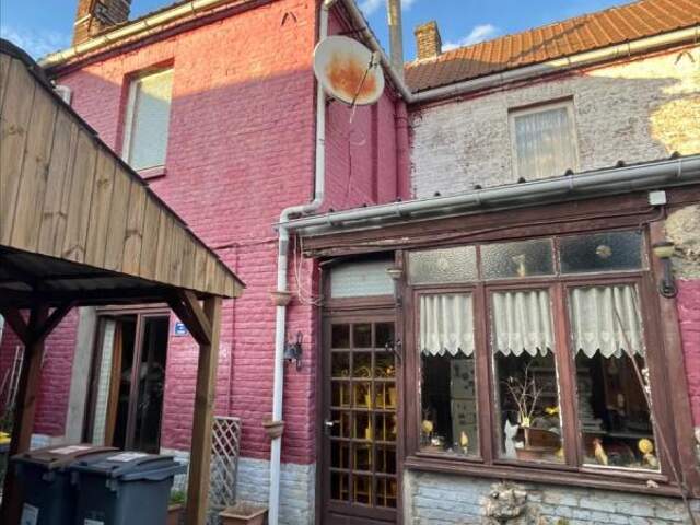 A vendre Provin maison de ville avec hangar le tout à rénover — photo du bien