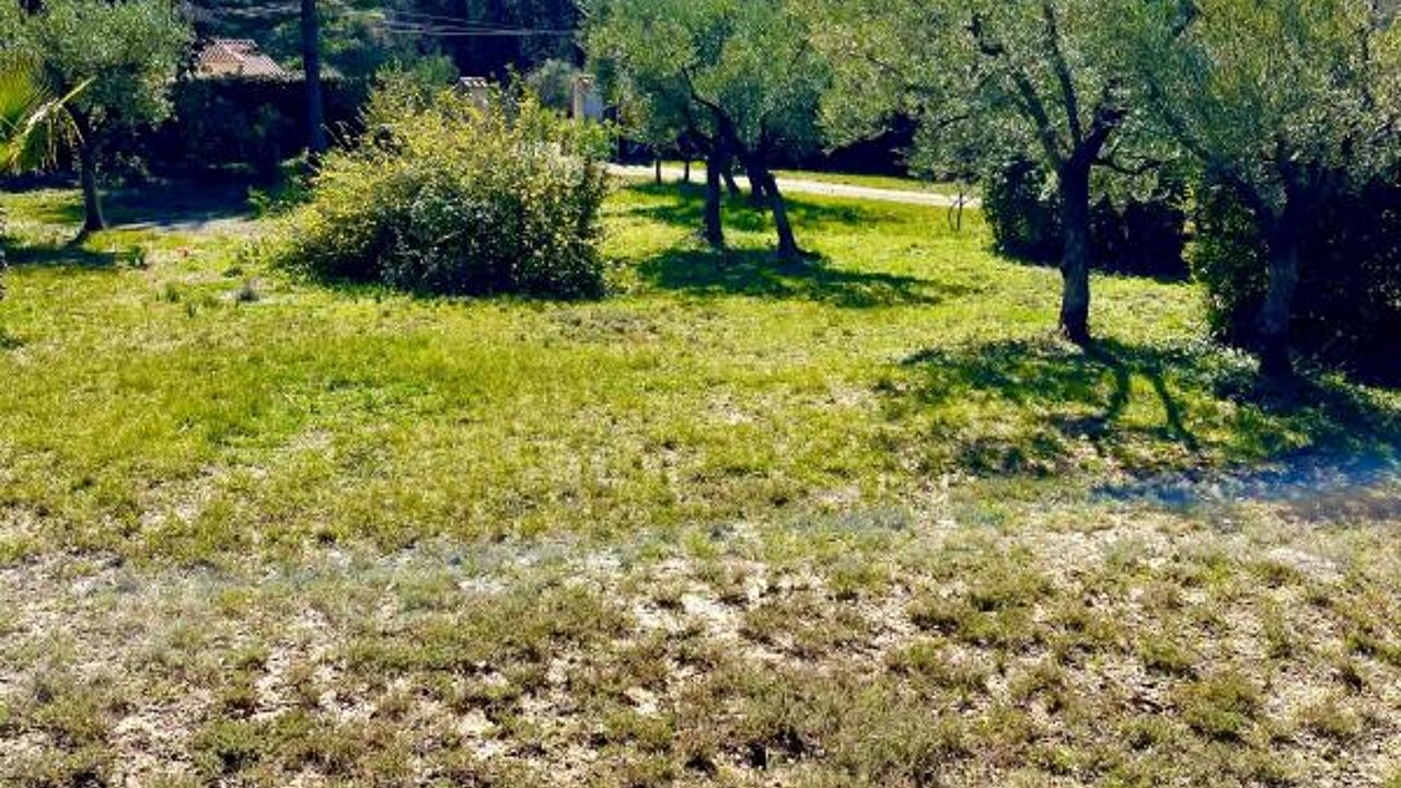 terrain  pièces 1000 m2 à vendre à La Roquebrussanne (83136)