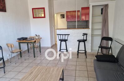 location appartement 650 € CC /mois à proximité de Saint-Cyr-sur-Mer (83270)