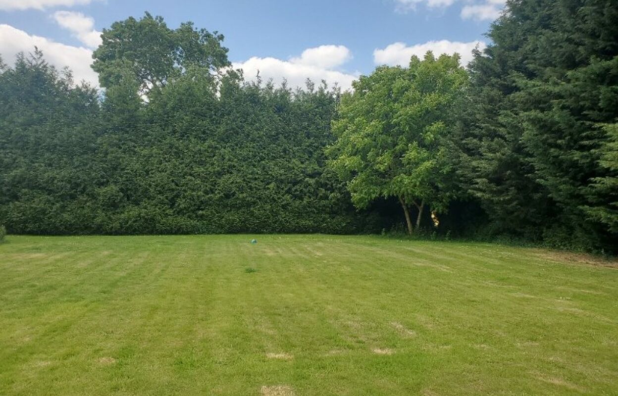 terrain  pièces 1100 m2 à vendre à La Haye-de-Routot (27350)