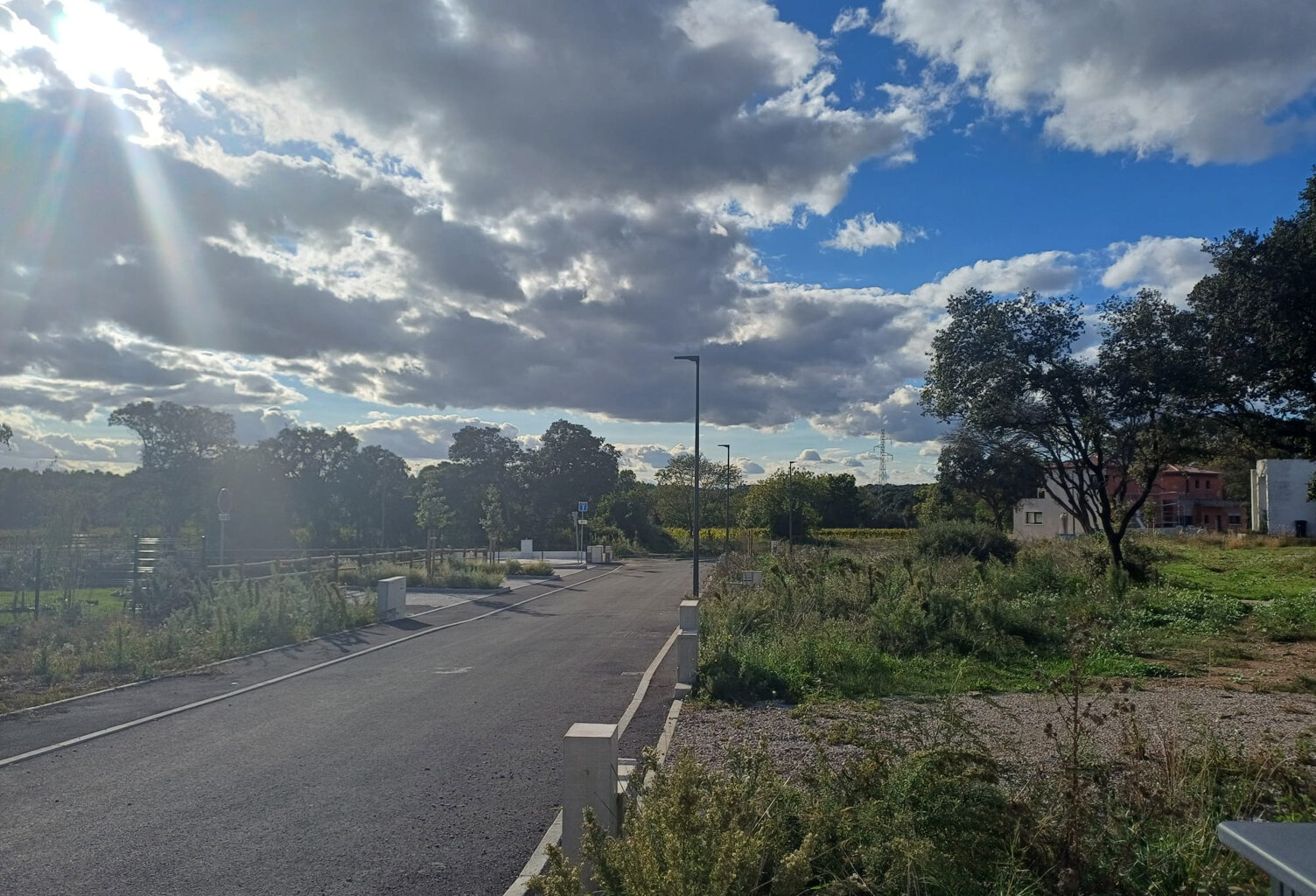 Terrains à SAINT BRES — photo 1