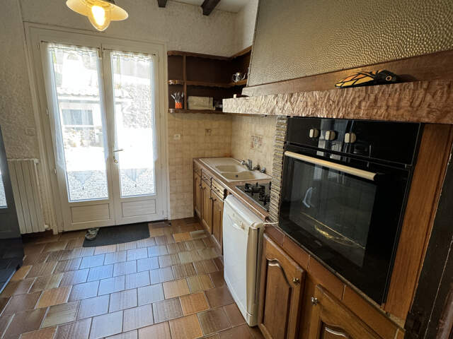 Maison avec piscine et garage à Quillan — photo du bien