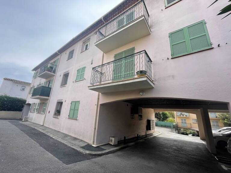 EXCLUSIVITÉ - Appartement F2 dans l'immeuble provençal facile d'accès — photo 1