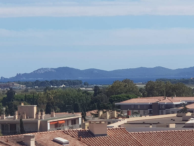 Hyères Centre T3 de 64 m2 vue mer et ville Succession — photo 1