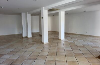 location commerce 1 500 € CC /mois à proximité de Charleval (13350)