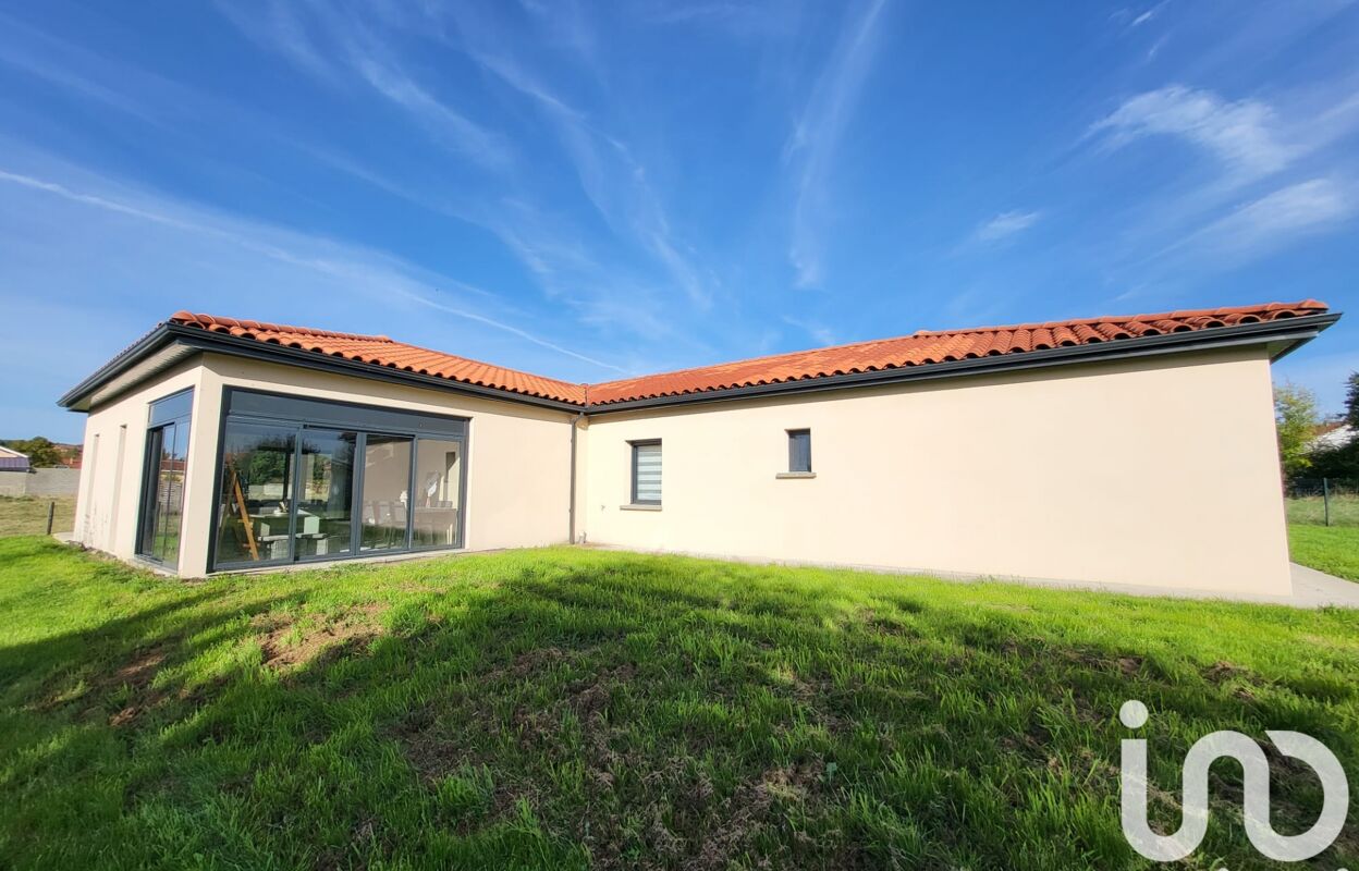 maison 6 pièces 140 m2 à vendre à Pouilly-Lès-Feurs (42110)