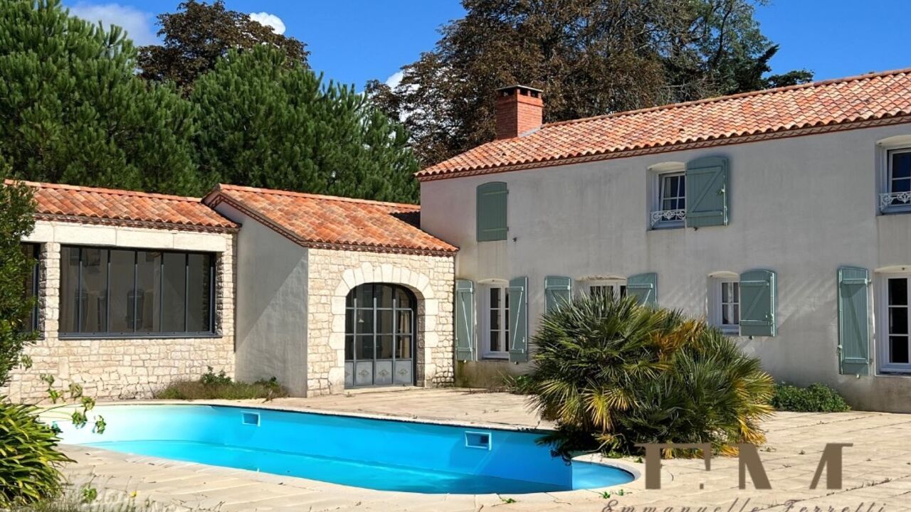 maison 10 pièces 276 m2 à vendre à Longeville-sur-Mer (85560)