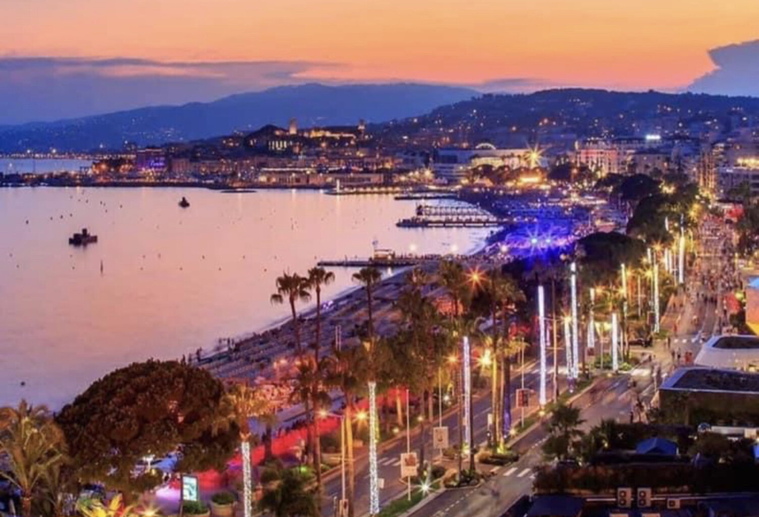 CANNES CENTRE CROISETTE IMMEUBLE DE RAPPORT 412 M2 VUE MER — photo 1