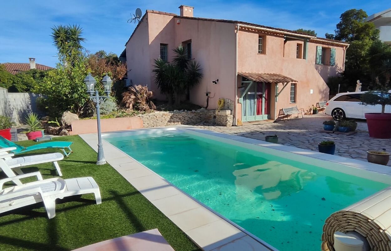 maison 5 pièces 160 m2 à vendre à Roquebrune-sur-Argens (83520)