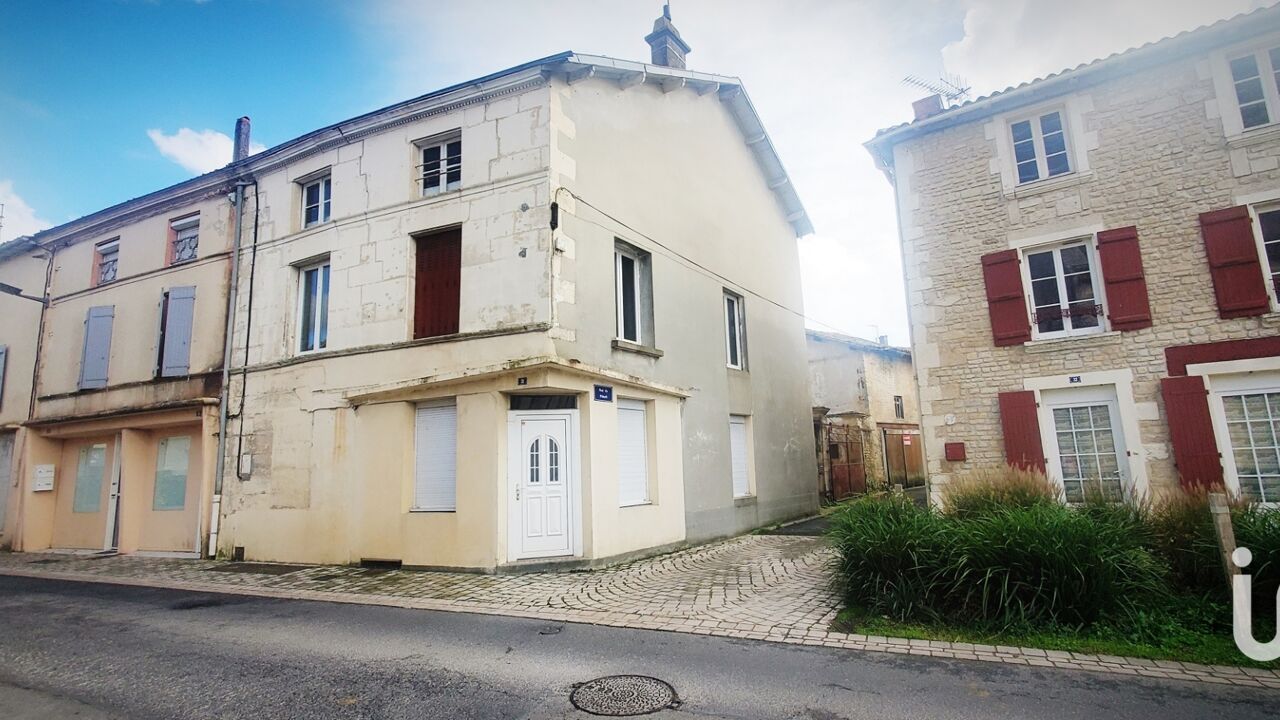 maison 6 pièces 105 m2 à vendre à Chef-Boutonne (79110)