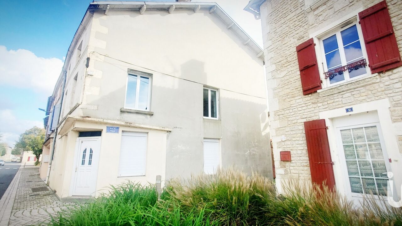 maison 6 pièces 105 m2 à vendre à Chef-Boutonne (79110)