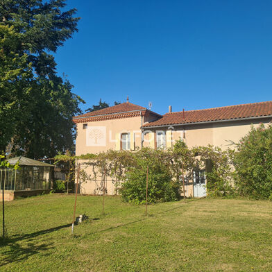 Maison 7 pièces 240 m²