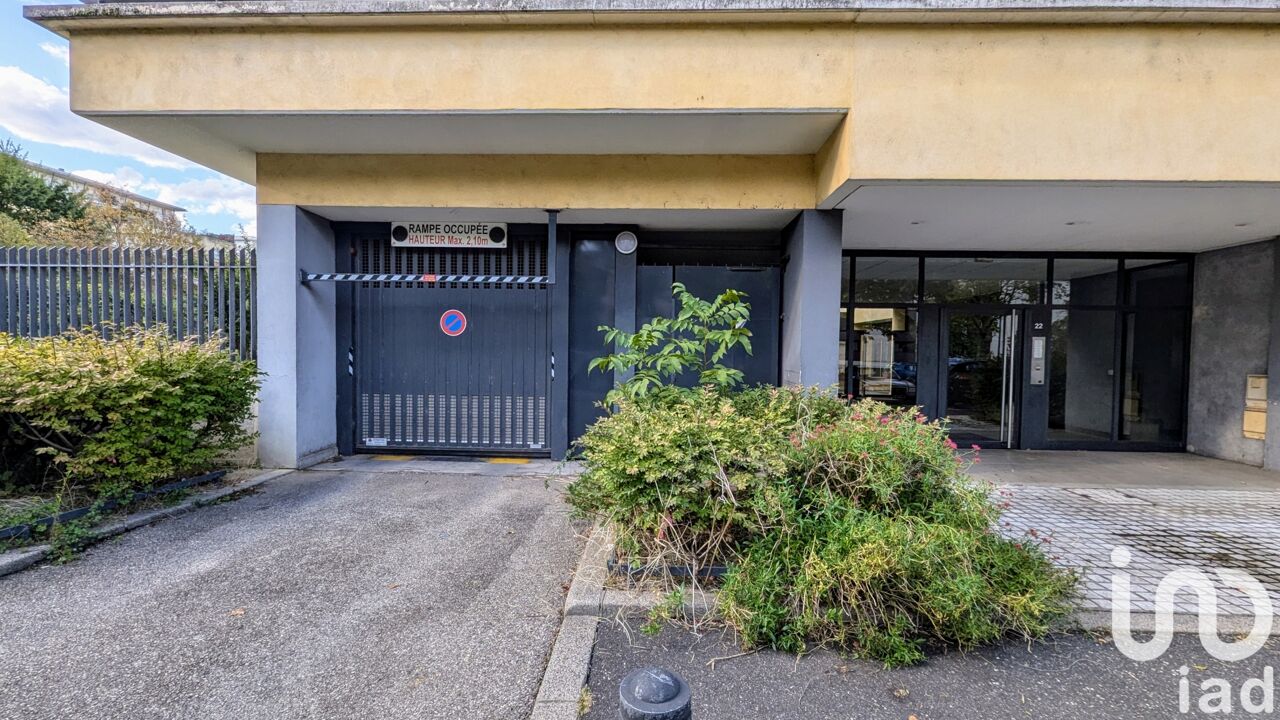 garage  pièces 16 m2 à vendre à Grenoble (38100)