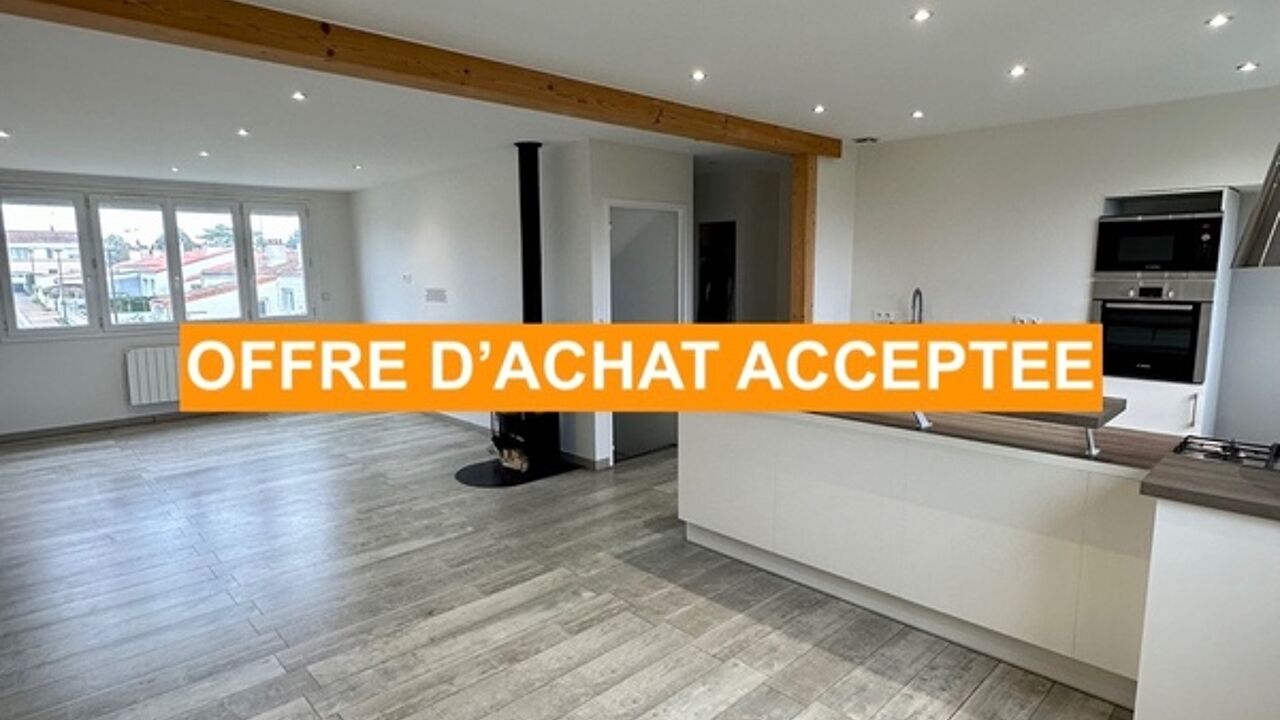 maison 6 pièces 111 m2 à vendre à Mortagne-sur-Sèvre (85290)