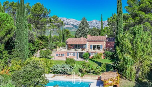 Villa / Maison 8 pièces  à vendre Aix-en-Provence 13100