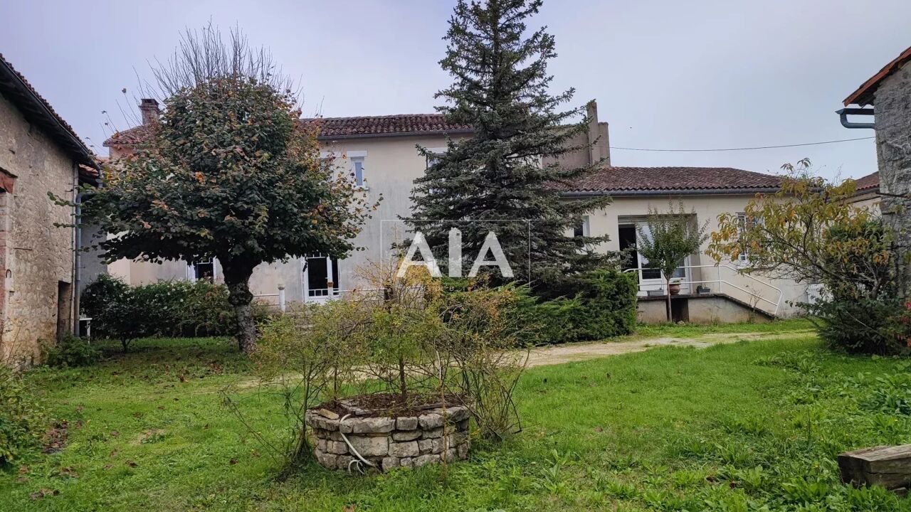 maison 8 pièces 215 m2 à vendre à Aunac (16460)