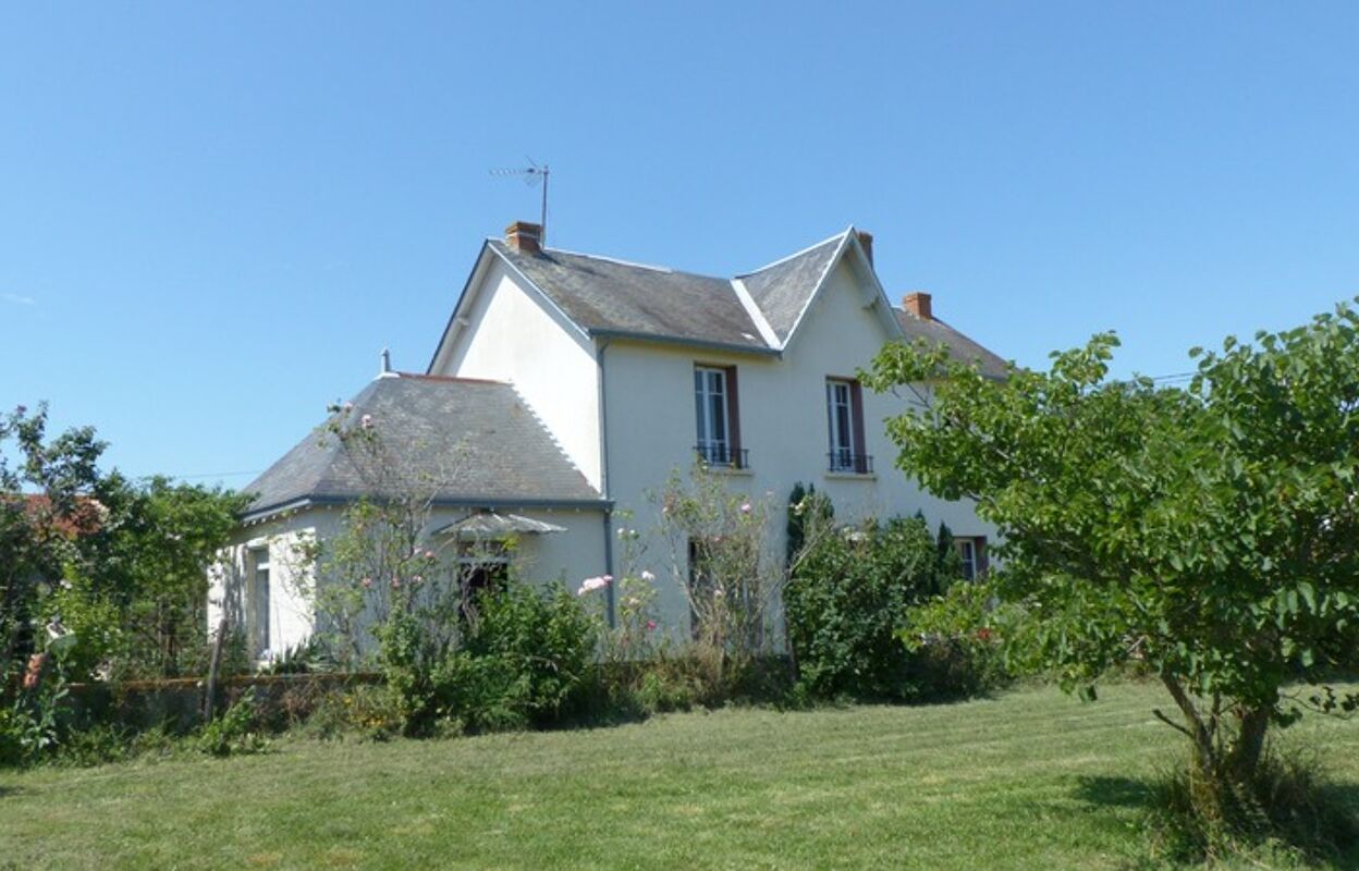 maison 7 pièces 144 m2 à vendre à Saint-Loup-Lamairé (79600)