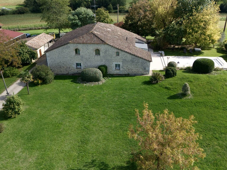 Maison en pierre rénovée 240 m2 avec piscine, par arboré et — photo 1