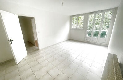 location appartement 575 € CC /mois à proximité de Saint-Jean-de-la-Ruelle (45140)