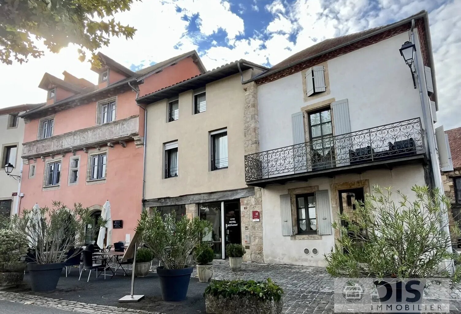 HÔTEL-RESTAURANT 3★ – 11 CHAMBRES – MURS & FONDS – CAPDENAC-LE-HAUT — photo 1